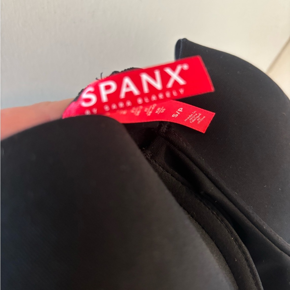 Never Worn Spanx Suit Your Fancy Strapless Bodysuit *one strap missing - Picture 6 of 8